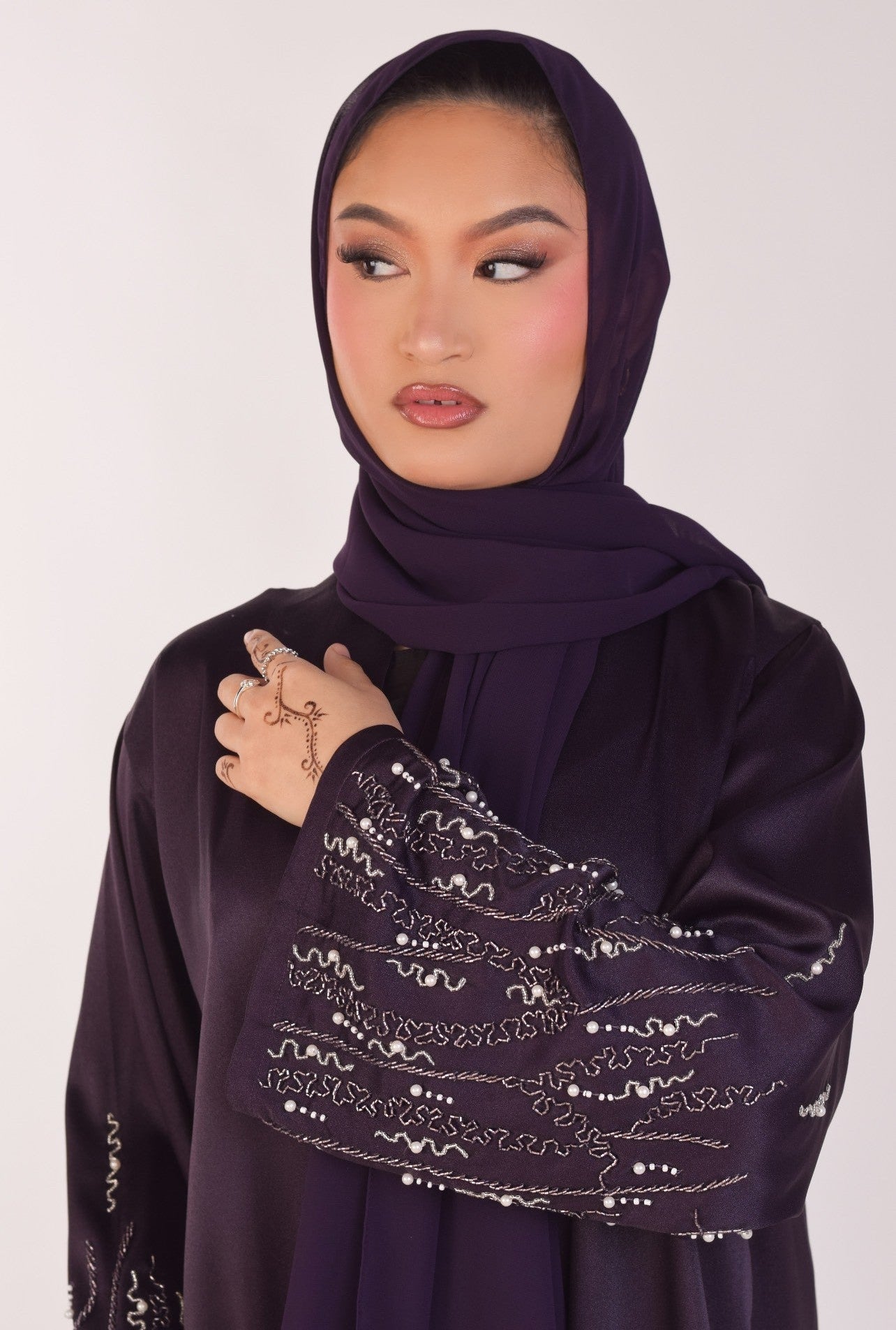 Velora Abaya
